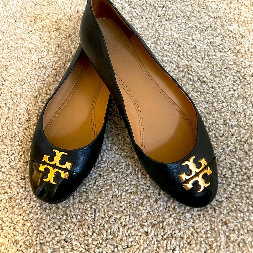 Tory Burch ballet flat- black with gold detail